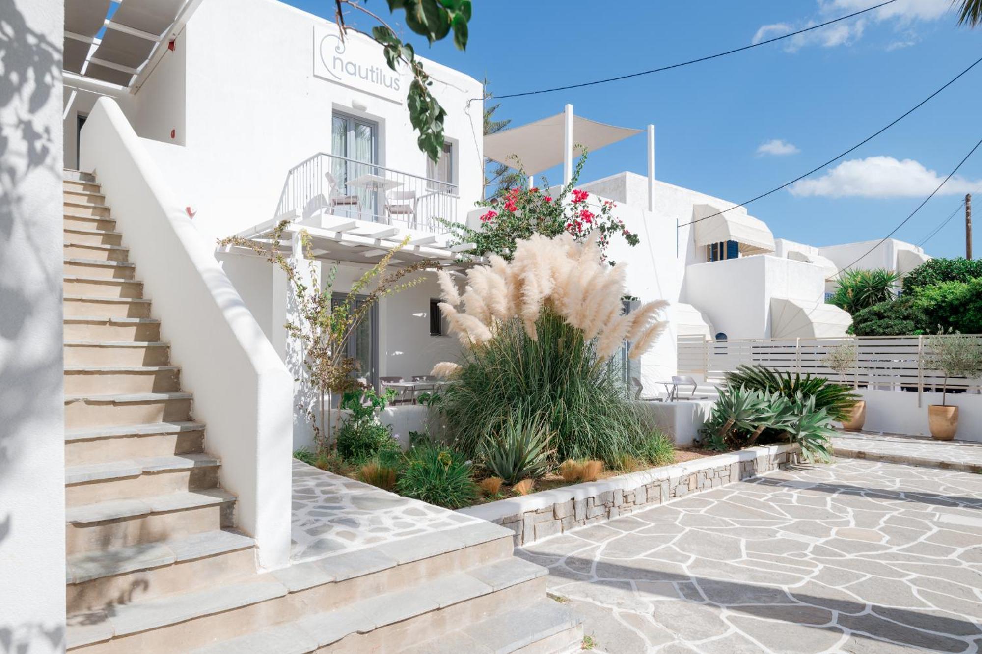 Nautilus Apartments-Suites Парос Екстериор снимка