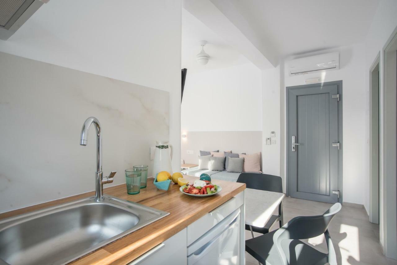 Nautilus Apartments-Suites Парос Екстериор снимка