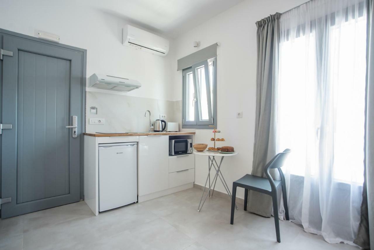 Nautilus Apartments-Suites Парос Екстериор снимка
