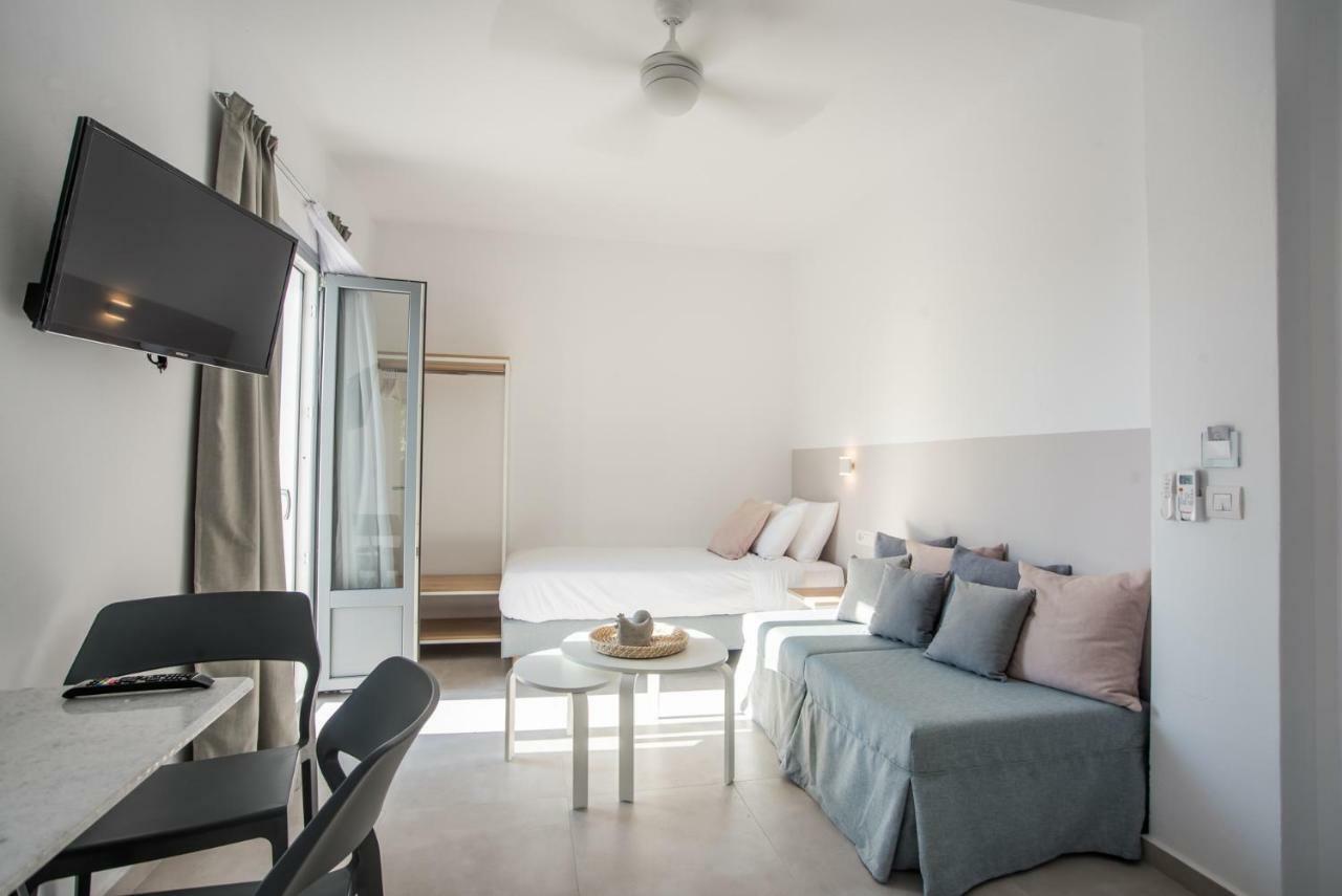 Nautilus Apartments-Suites Парос Екстериор снимка